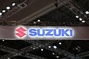 Suzuki signage and logo